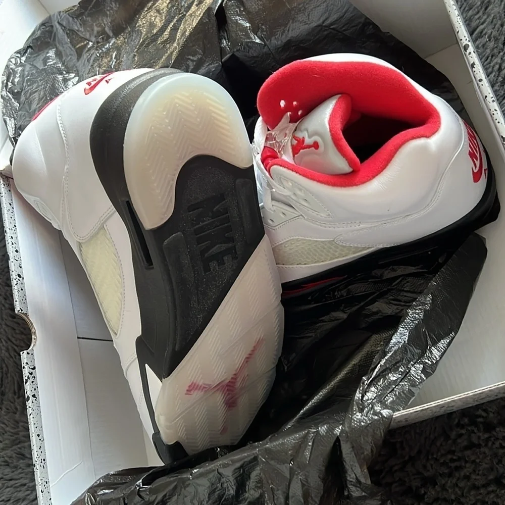 Jordan 5 Retro Fire Red men’s size 11